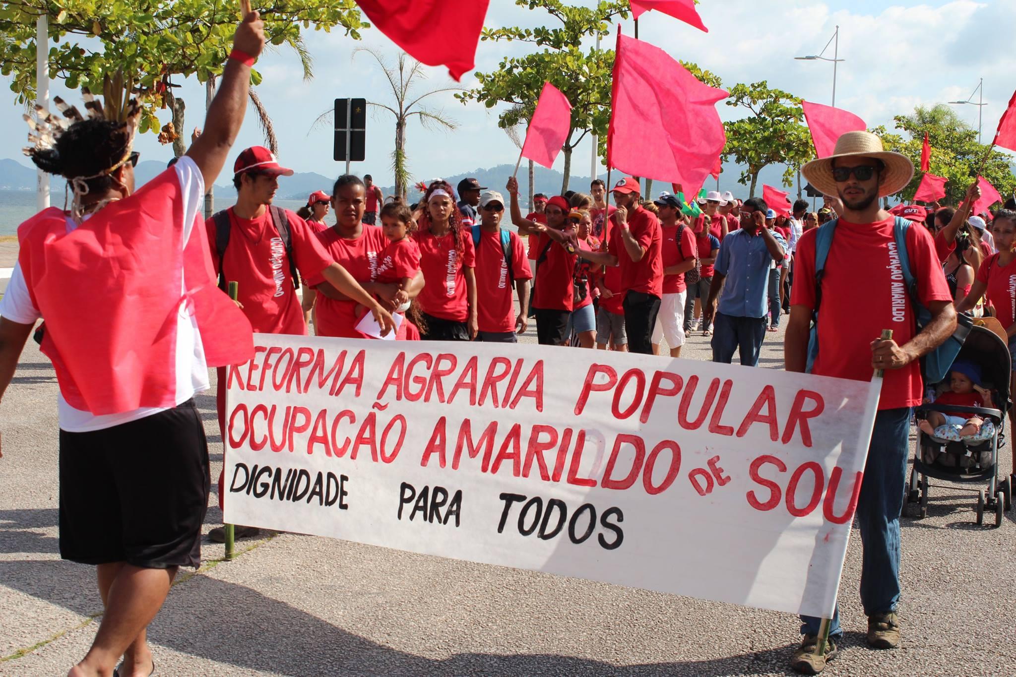 A cidade se movimenta na luta por terra, trabalho e teto