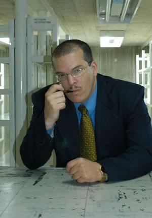 Fernando Báez e o fluxo de informações na Internet
