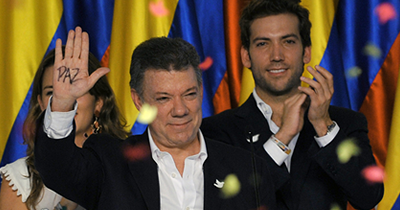 Juan Manuel Santos vence as eleições na Colômbia