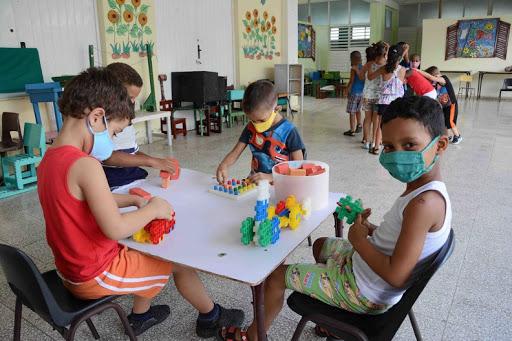 La política cubana frente a la covid, la educación en ese contexto