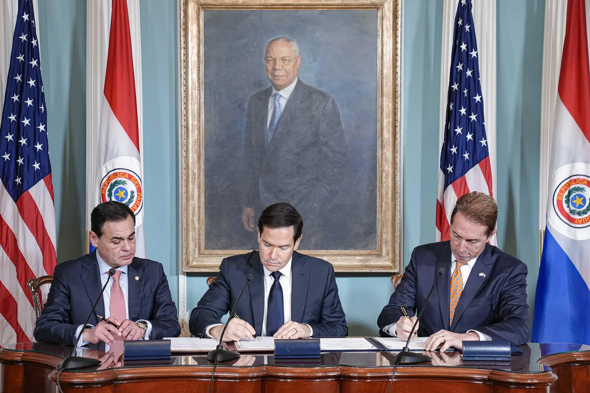 Paraguai será “sala de espera” de refugiados que buscam os Estados Unidos