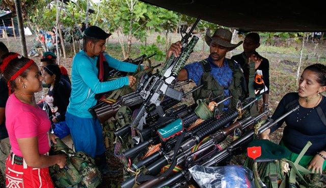 FARCs entregam armas e seguem no caminho da paz