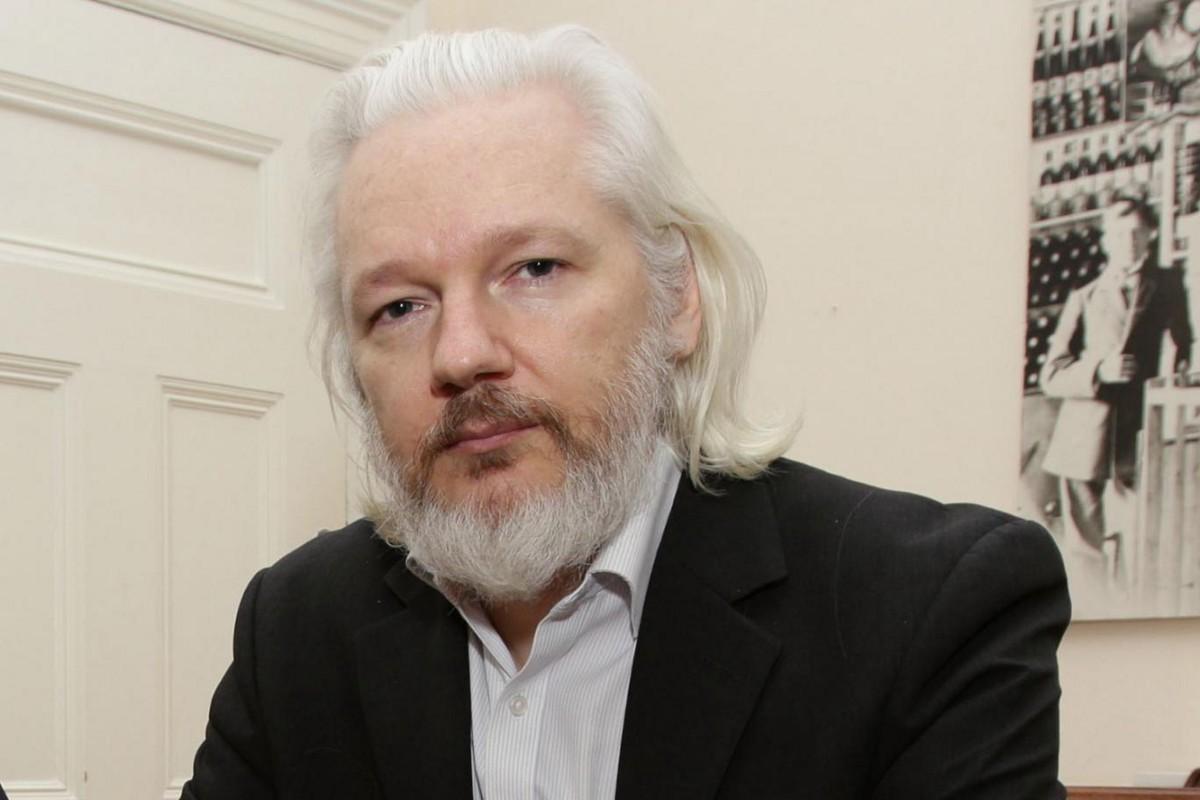 A crucificação de Julian Assange