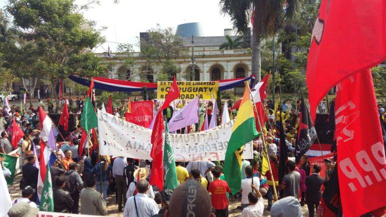 Paraguay: campesinos protestan
