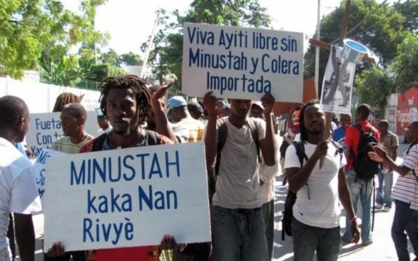 Haitianos marcham contra invasão estadunidense