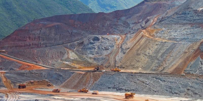 Mariana: Continúan las maniobras de las mineras