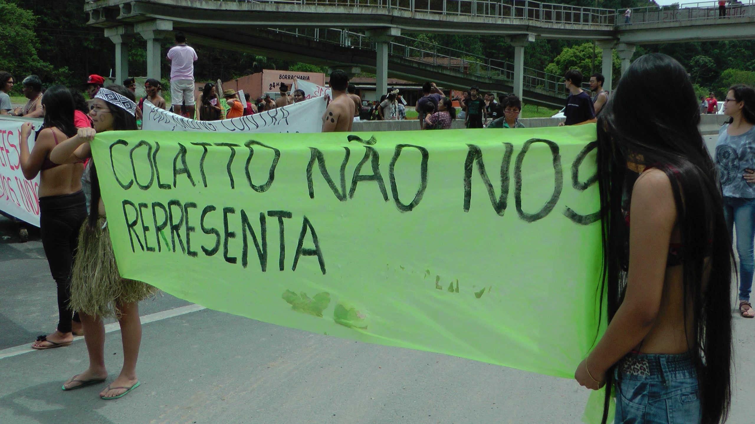 Ato contra a PEC 215 em Santa Catarina