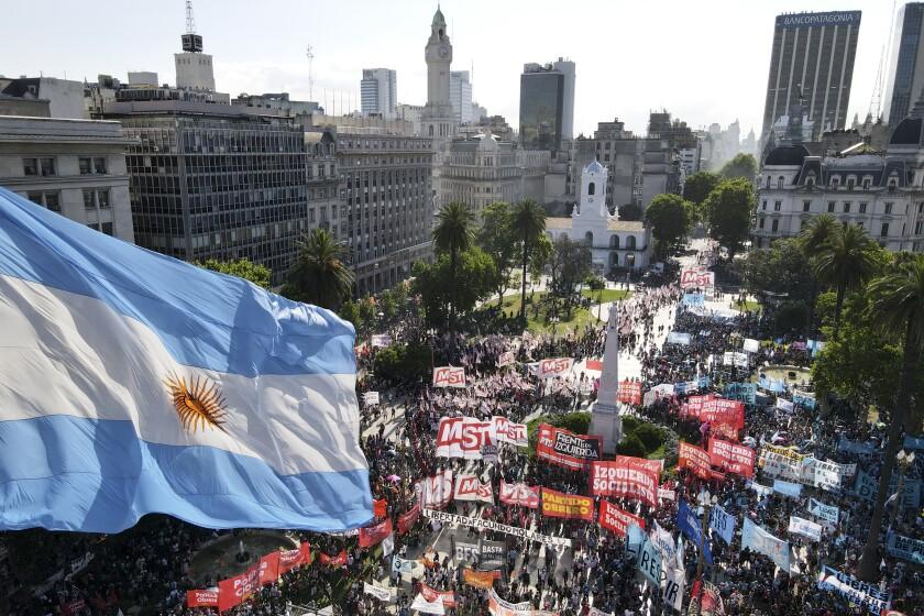 Evitar la guerra civil y superar la decadencia institucional argentina