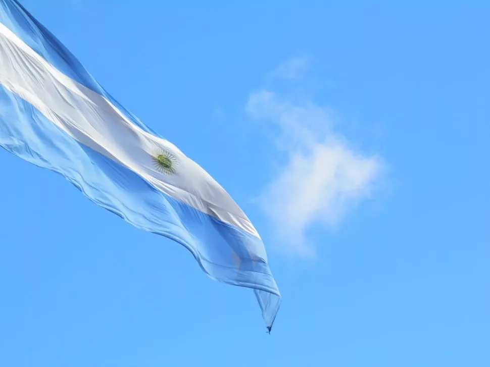 Argentina: la ultraderecha avanza, el bipartidismo retrocede, el dinosaurio sigue ahí
