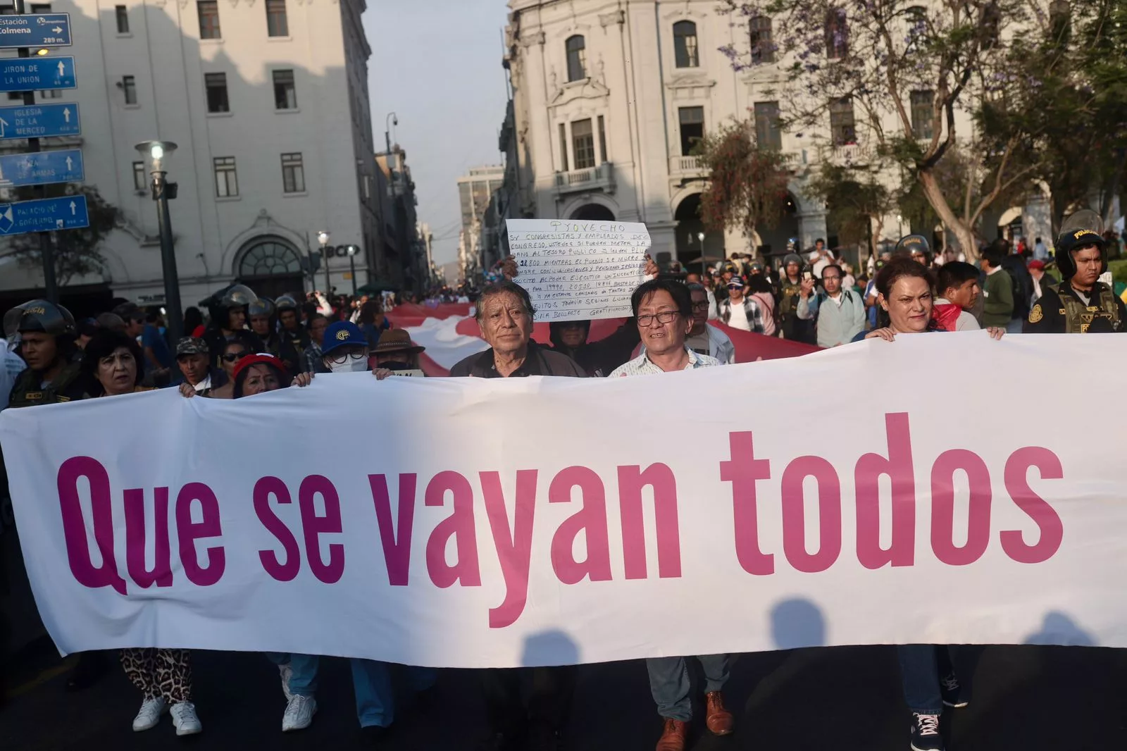 Peru: que se vayan todos